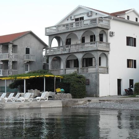 Apartments Petrovic ติวัต ภายนอก รูปภาพ