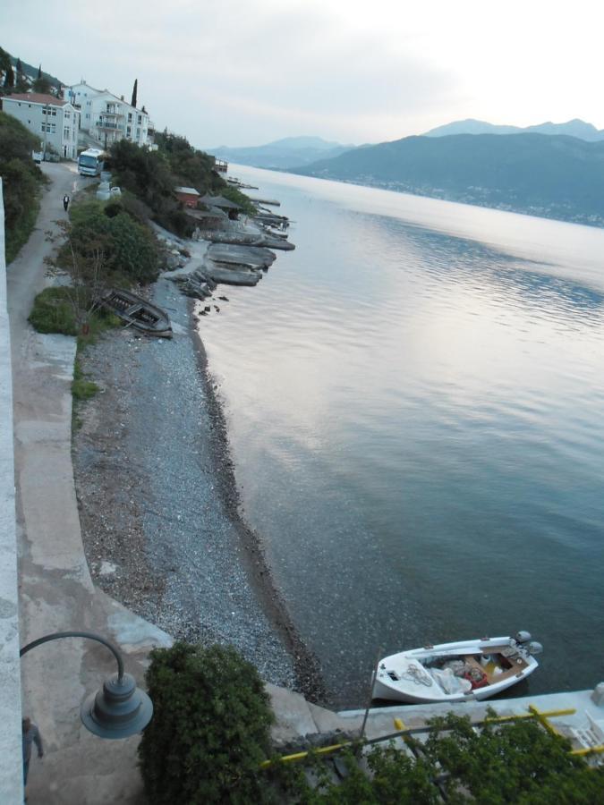 Apartments Petrovic ติวัต ภายนอก รูปภาพ