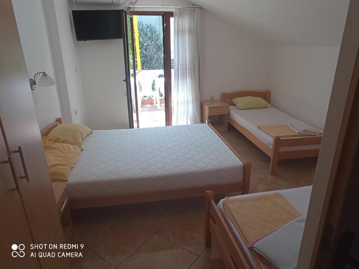 Apartments Petrovic ติวัต ภายนอก รูปภาพ