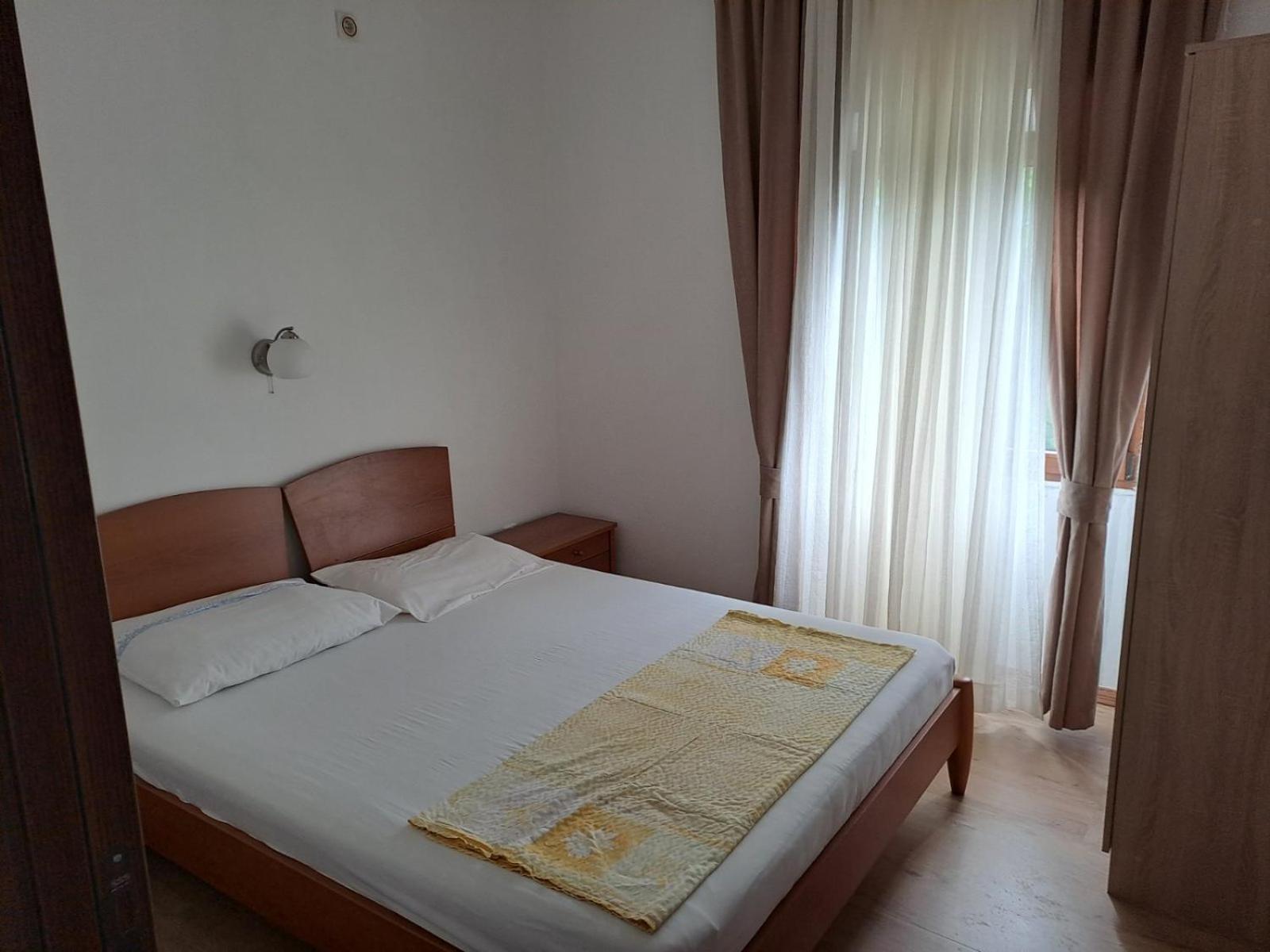 Apartments Petrovic ติวัต ภายนอก รูปภาพ