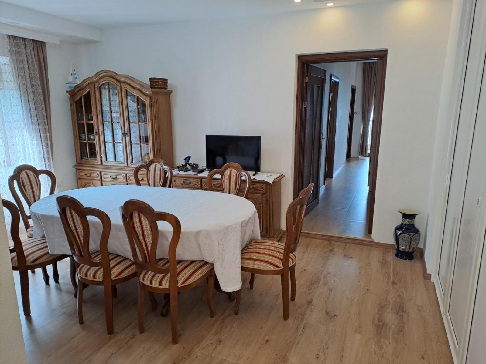 Apartments Petrovic ติวัต ภายนอก รูปภาพ